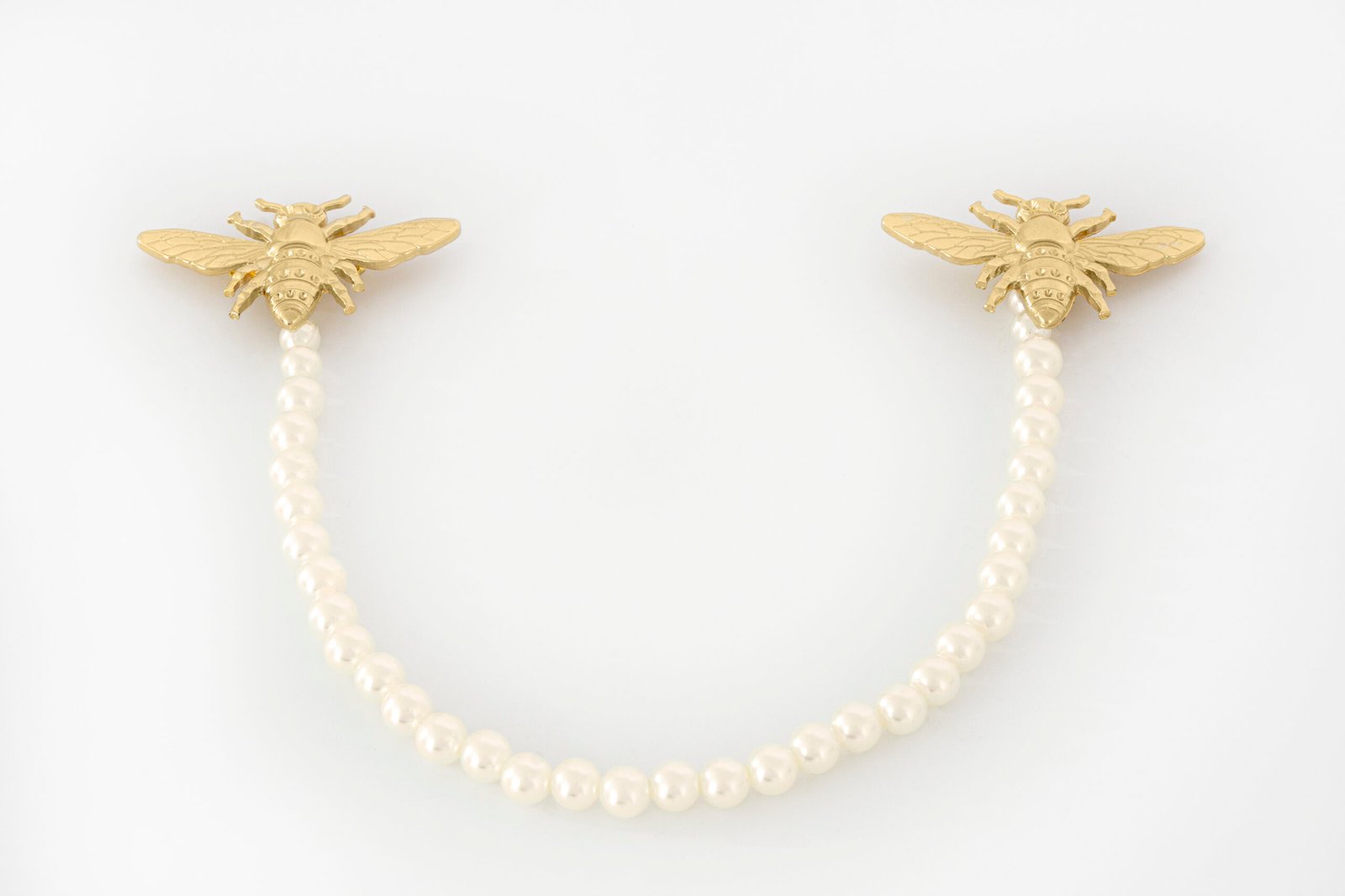 Two Bees 007 + Small Pearls